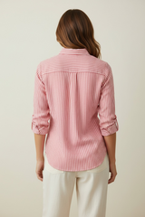 Camicia a righe con tasca sul davanti