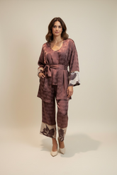 Kimono fantasia rombi con dettagli floreali sui polsi