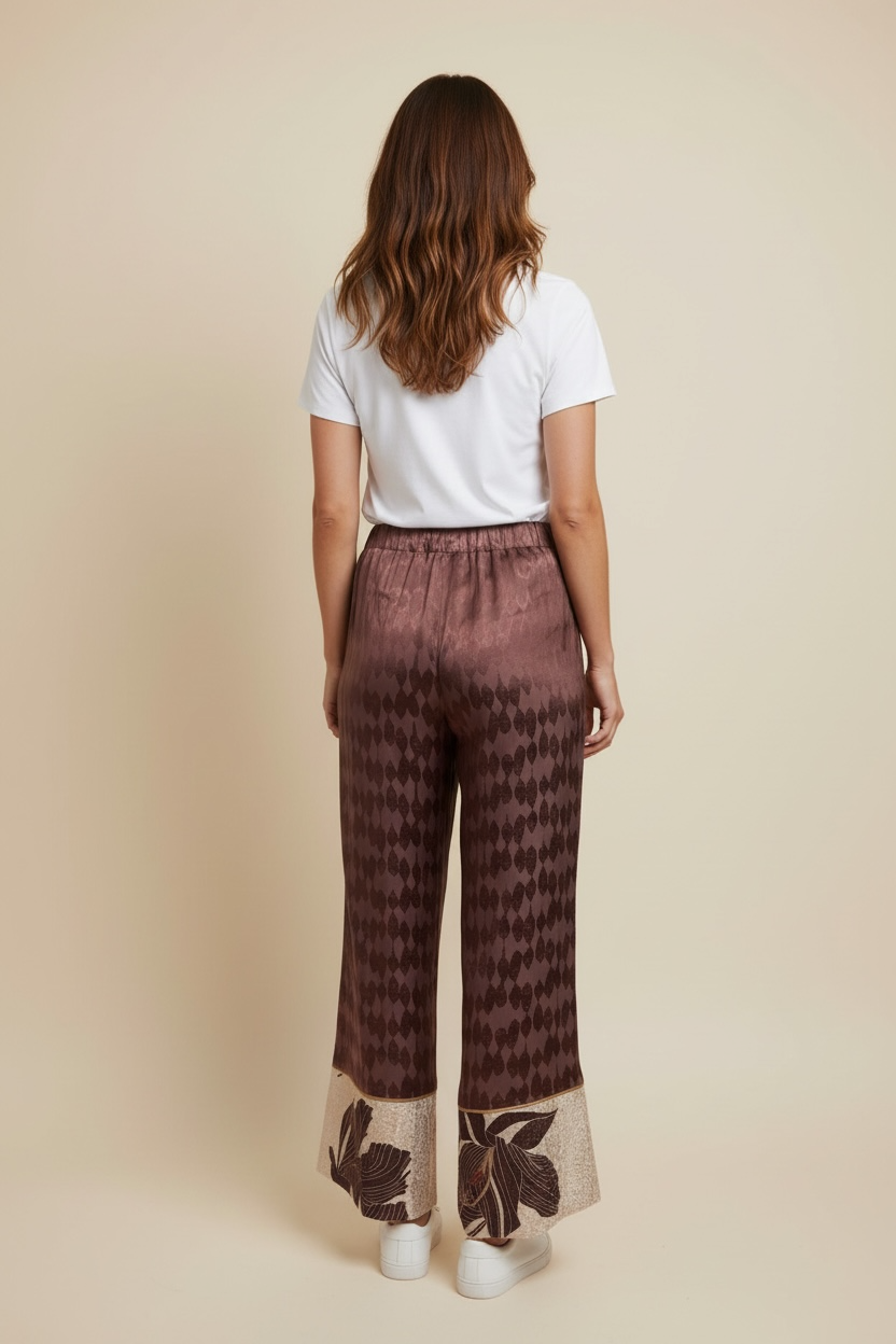 PANTALONE PALAZZO FANTASIA ROMBI CON DETTAGLIO FLOREALE - image 2