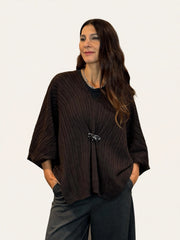 MAGLIA PONCHO CON DETTAGLIO CENTRALE ORO