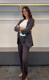 Tailleur con blazer ad 1 bottone e pantalone gamba larga