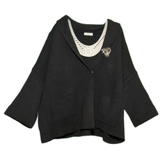 Cardigan con spilla