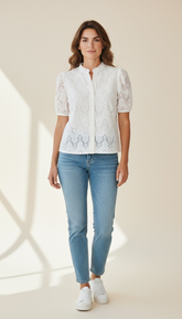 CAMICIA IN PIZZO LAVORATA CON MOTIVO GEOMETRICO