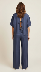 Blusa a scatola con laccetti dietro