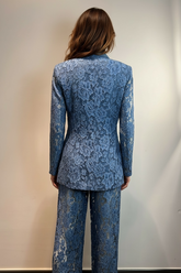 Tailleur in pizzo giacca lunga e pantalone palazzo