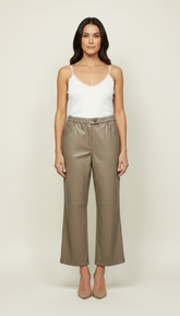 Pantalone ecopelle dritto taglio al ginocchio
