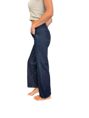 Jeans a gamba larga e dritta con tasche e cuciture a contrasto