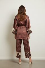 KIMONO FANTASIA ROMBI CON DETTAGLI FLOREALI SUI POLSI - image 2