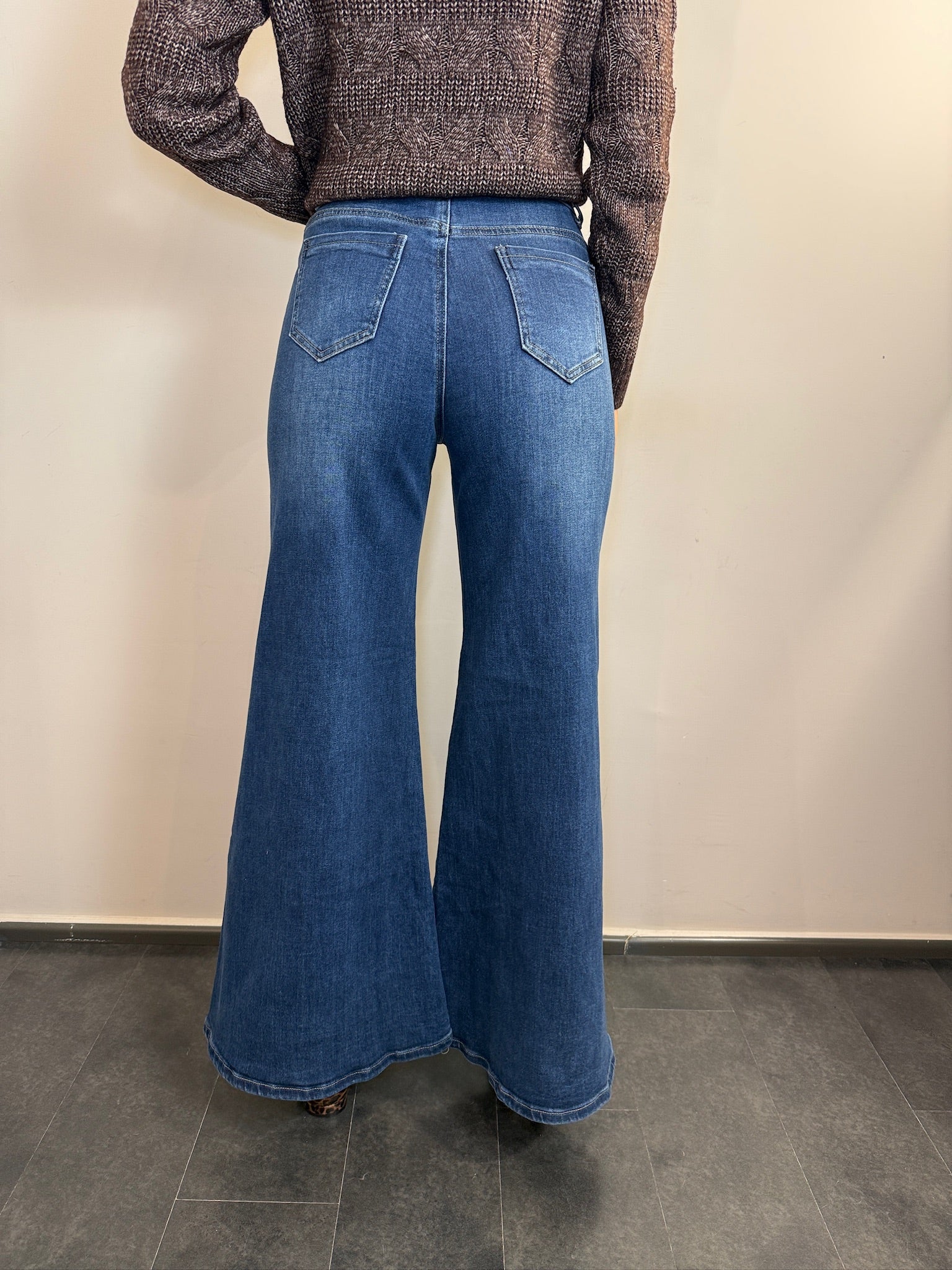 JEANS PALAZZO ELASTICIZZATO - image 2