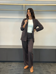 Tailleur con blazer ad 1 bottone e pantalone gamba larga