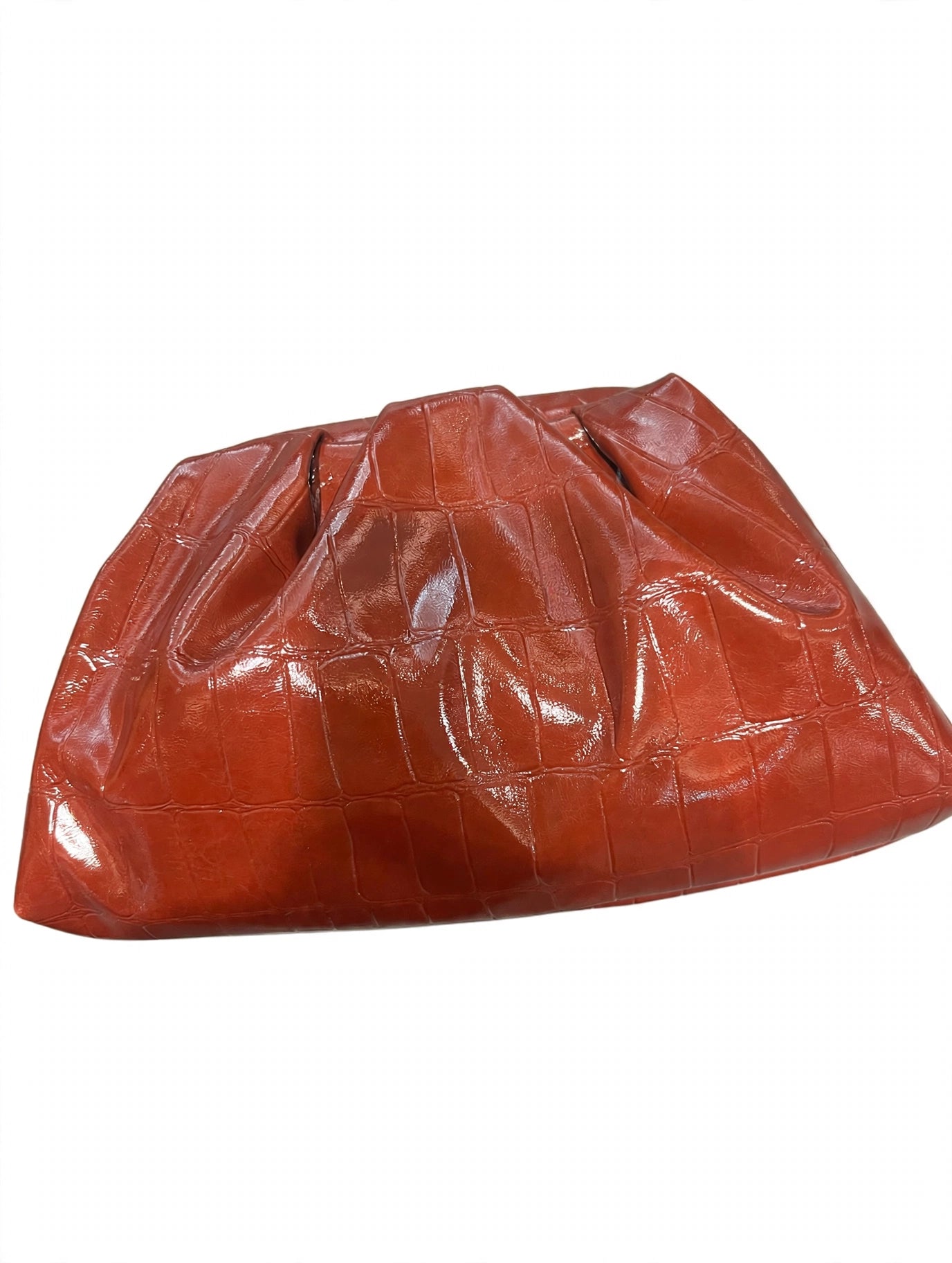 Pochette effetto coccodrillo con catenina