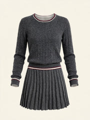 Gonna e maglione con bordi a contrasto