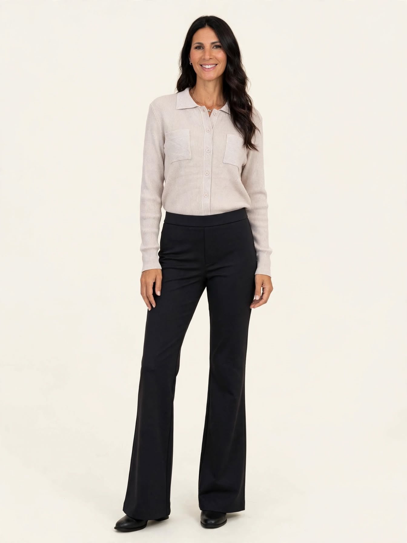 Pantalone dritto leggermente svasato sotto