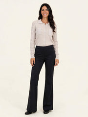 Pantalone dritto leggermente svasato sotto