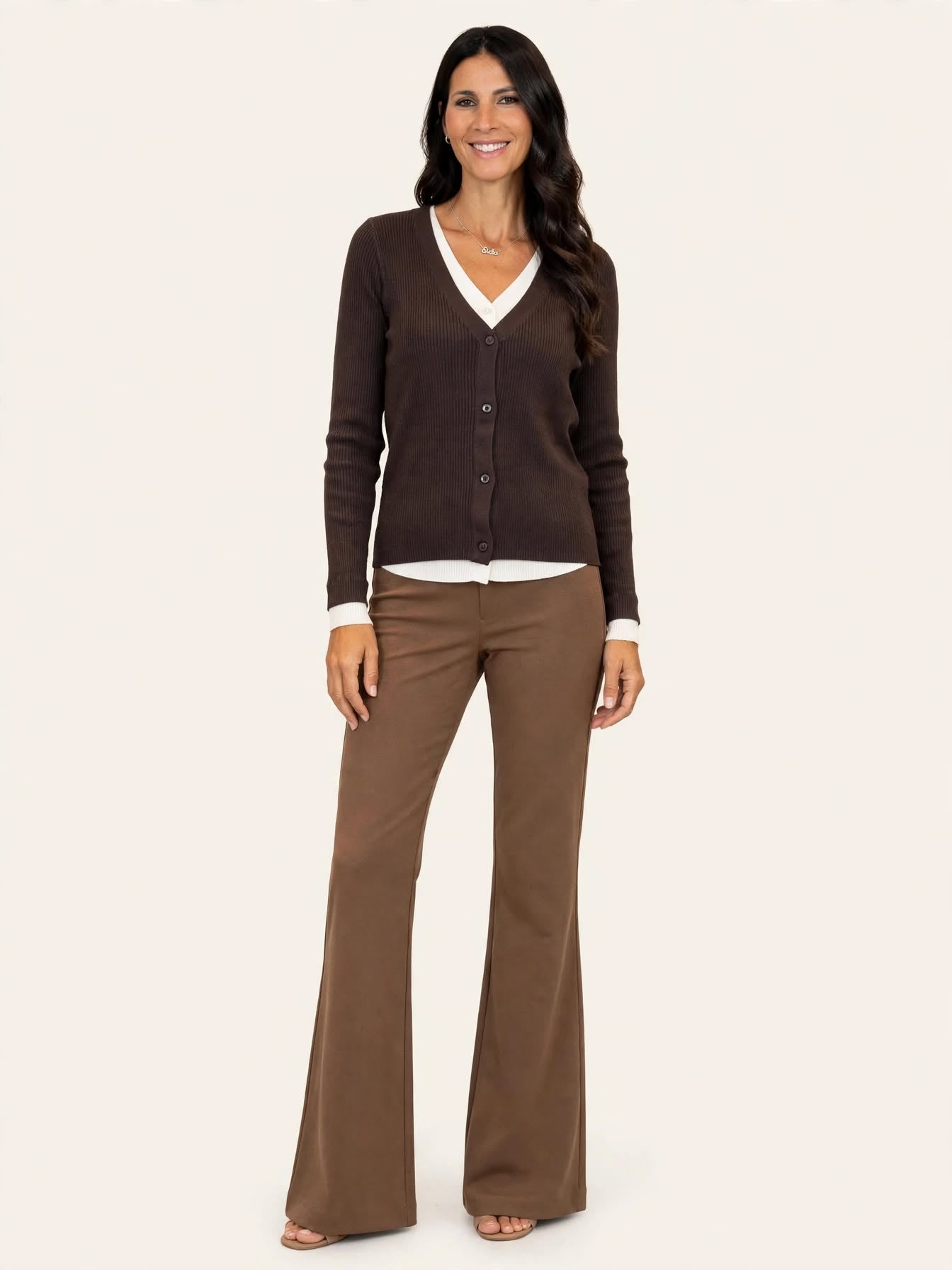 Pantalone dritto leggermente svasato sotto