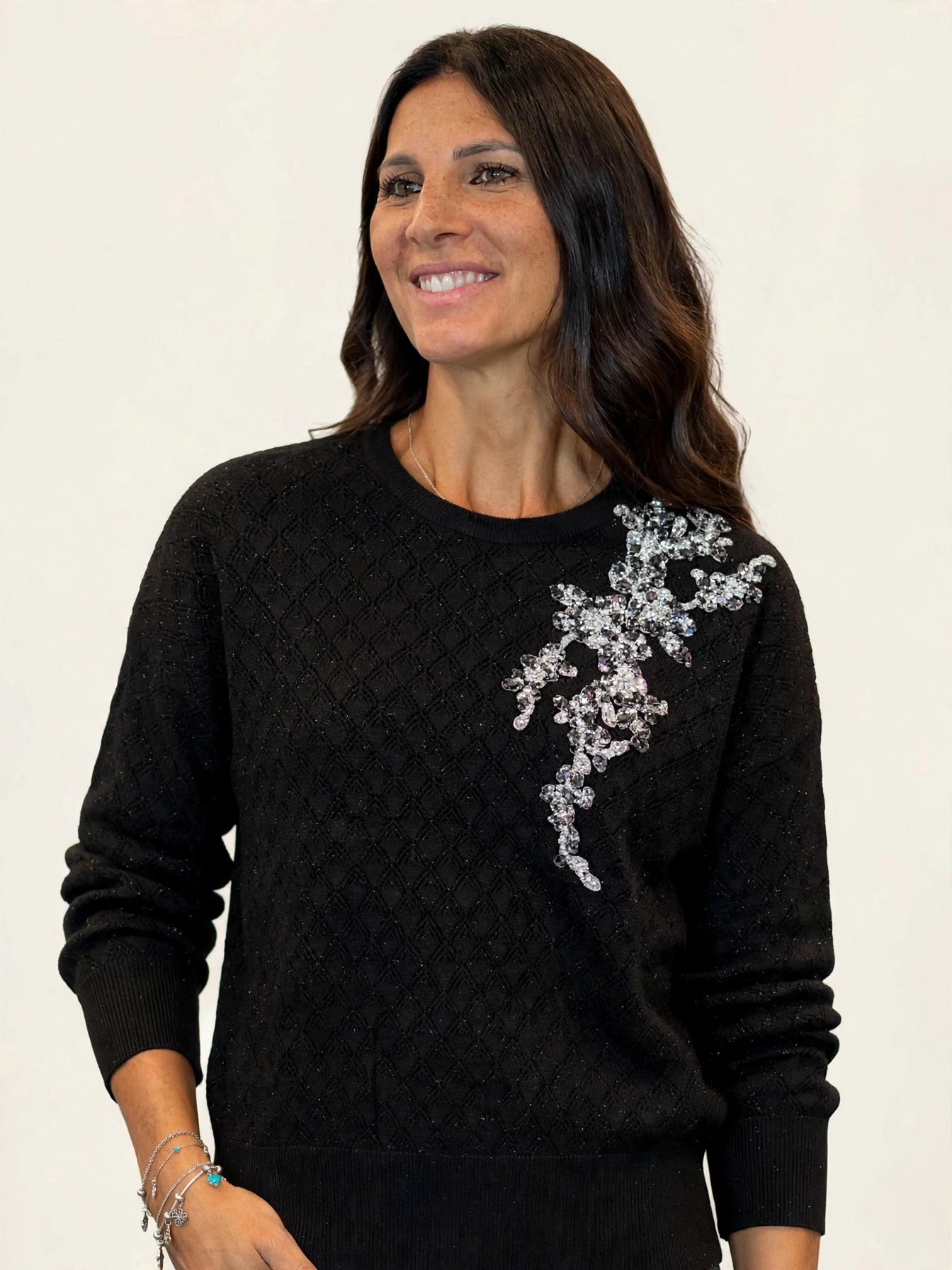 MAGLIA IN LUREX CON RICAMO PERLINE