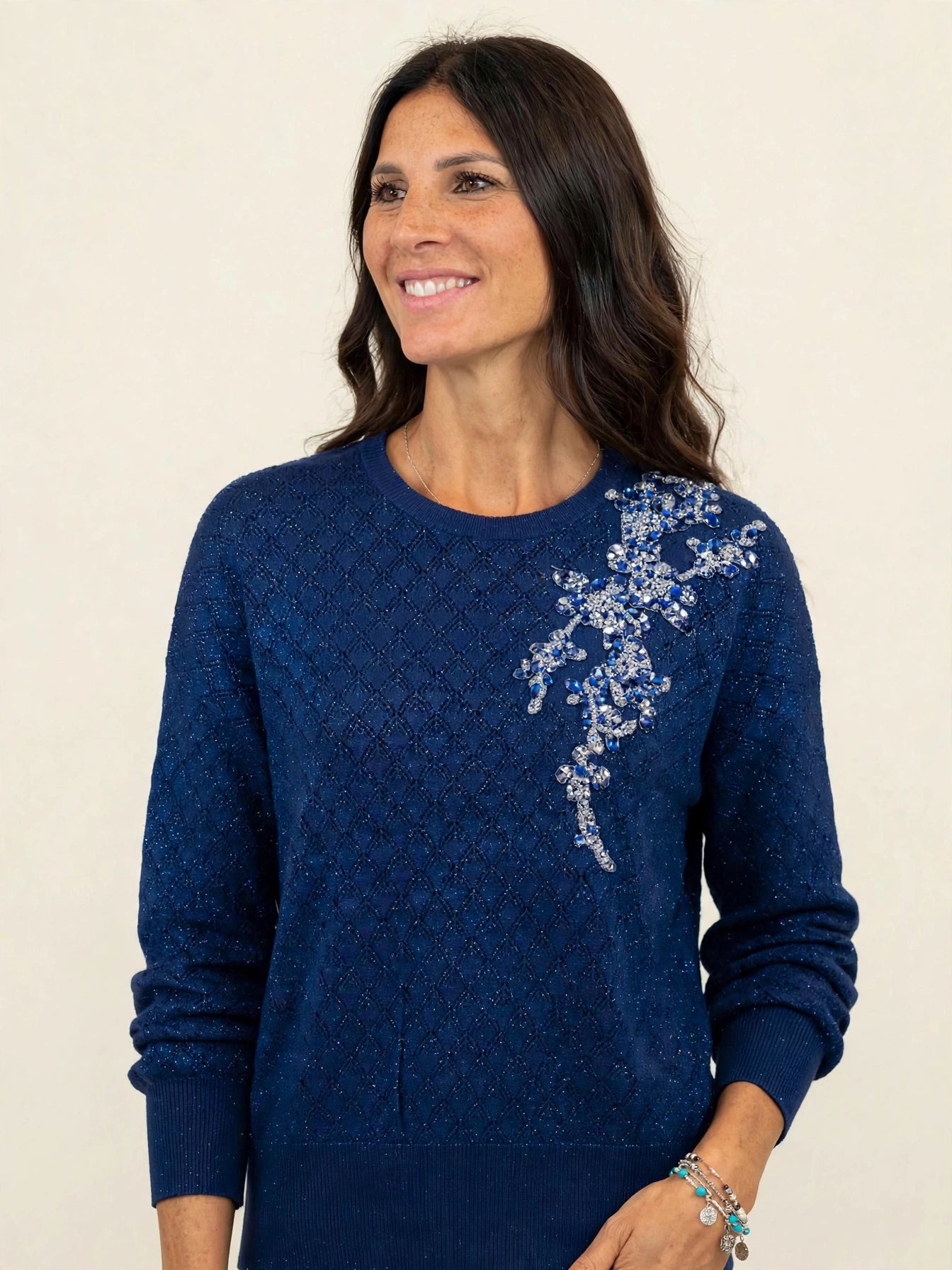 MAGLIA IN LUREX CON RICAMO PERLINE