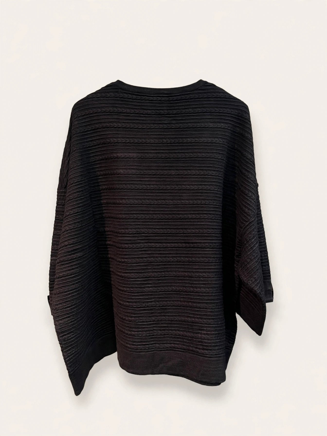 MAGLIA OVER LAVORAZINE TRECCIA E BOTTONE MANICA
