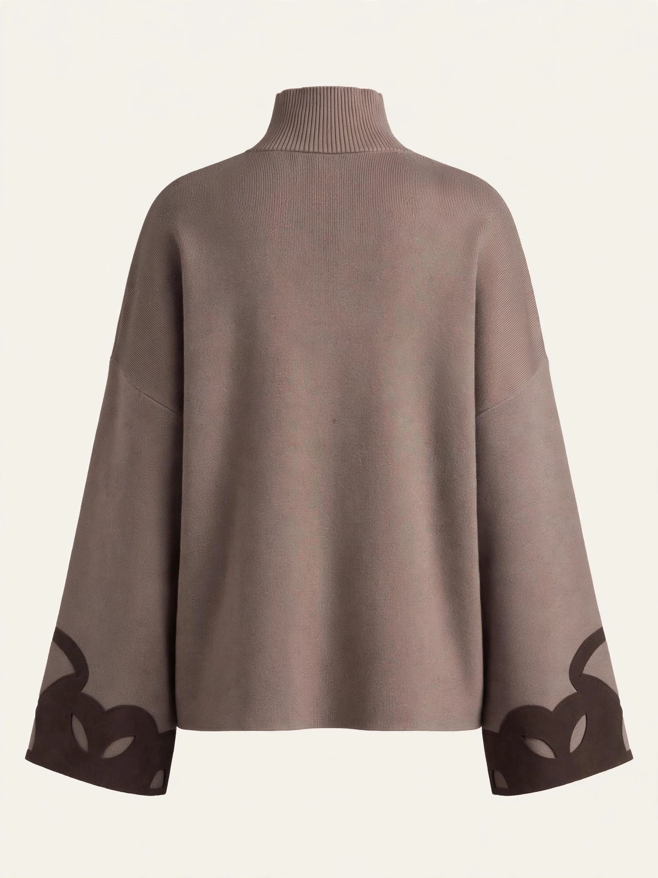 MAGLIA CON DETTAGLIO DAINETTO SULLA MANICA