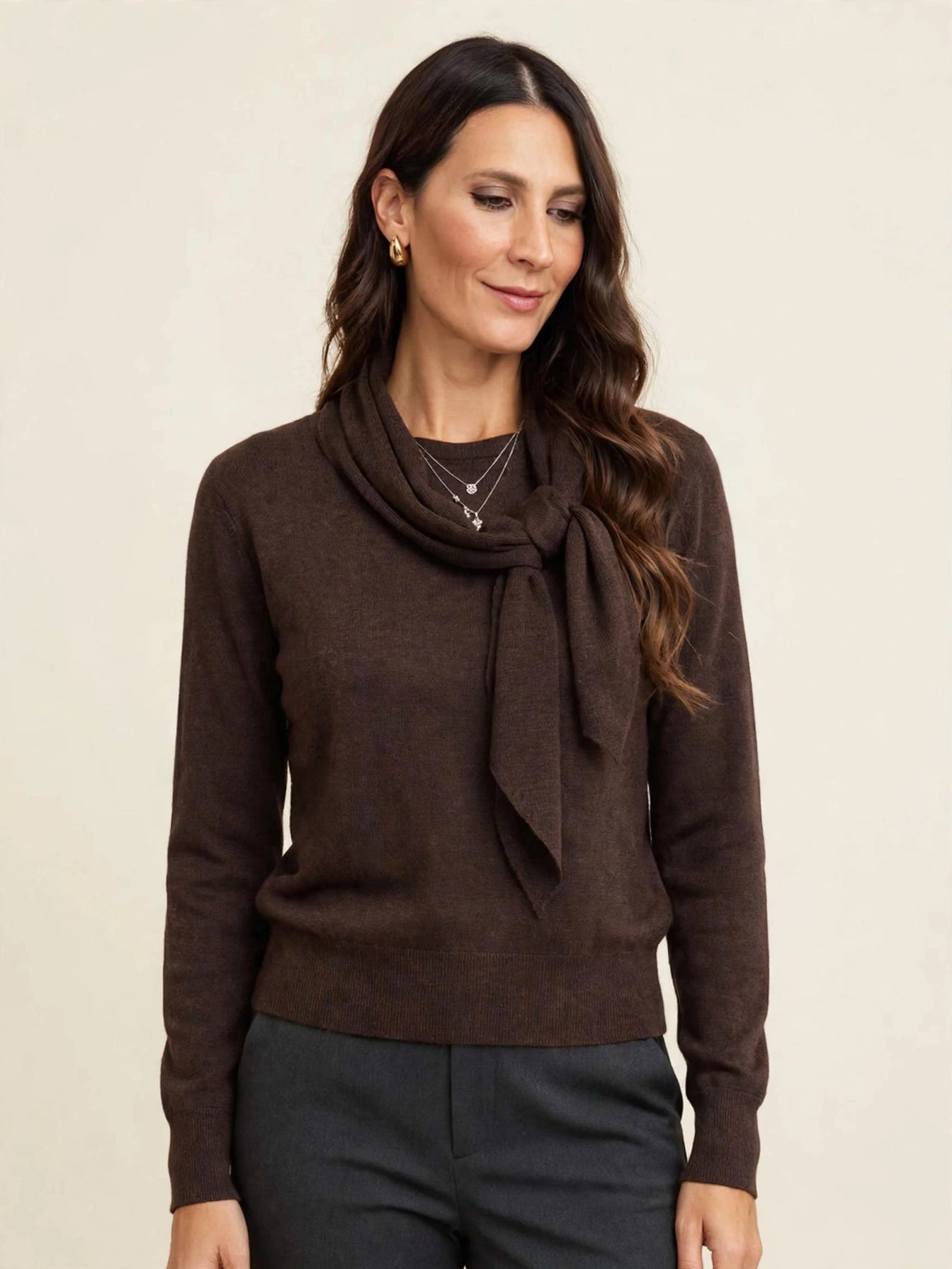 MAGLIA CON COLLO A SCIARPA INTEGRATA