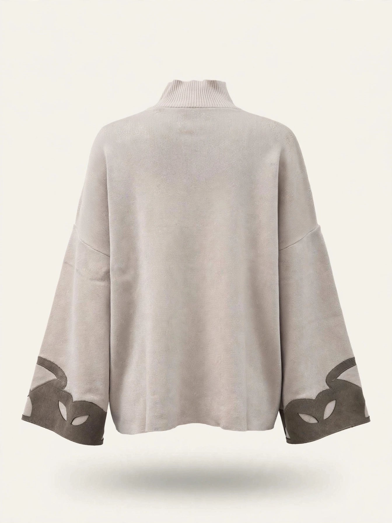 MAGLIA CON DETTAGLIO DAINETTO SULLA MANICA