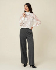 BLUSA IN PIZZO FLOREALE CON COLLO ALTO E POLSI IN MAGLIA A COSTINE