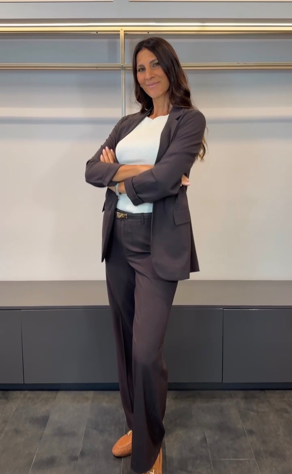 Tailleur con blazer ad 1 bottone e pantalone gamba larga