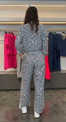 PANTALONE E CAMICIA MORBIDI FANTASIA FOGLIE