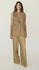 Gilet con bottone centrale