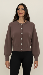 Cardigan girocollo a costine con bottoni frontali metallici