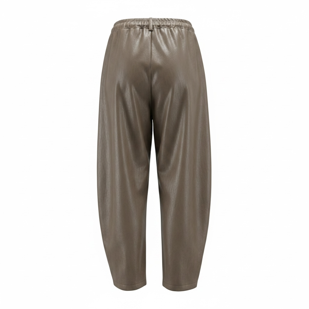 Pantalone in ecopelle mom fit con elastico dietro più taglio al ginocchio