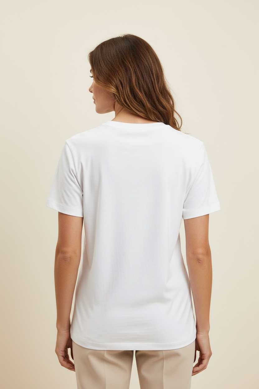 T-SHIRT CON STAMPA SCARPE - image 2